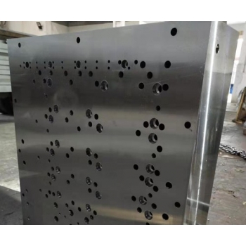 小孔加工廠 專業加工設備